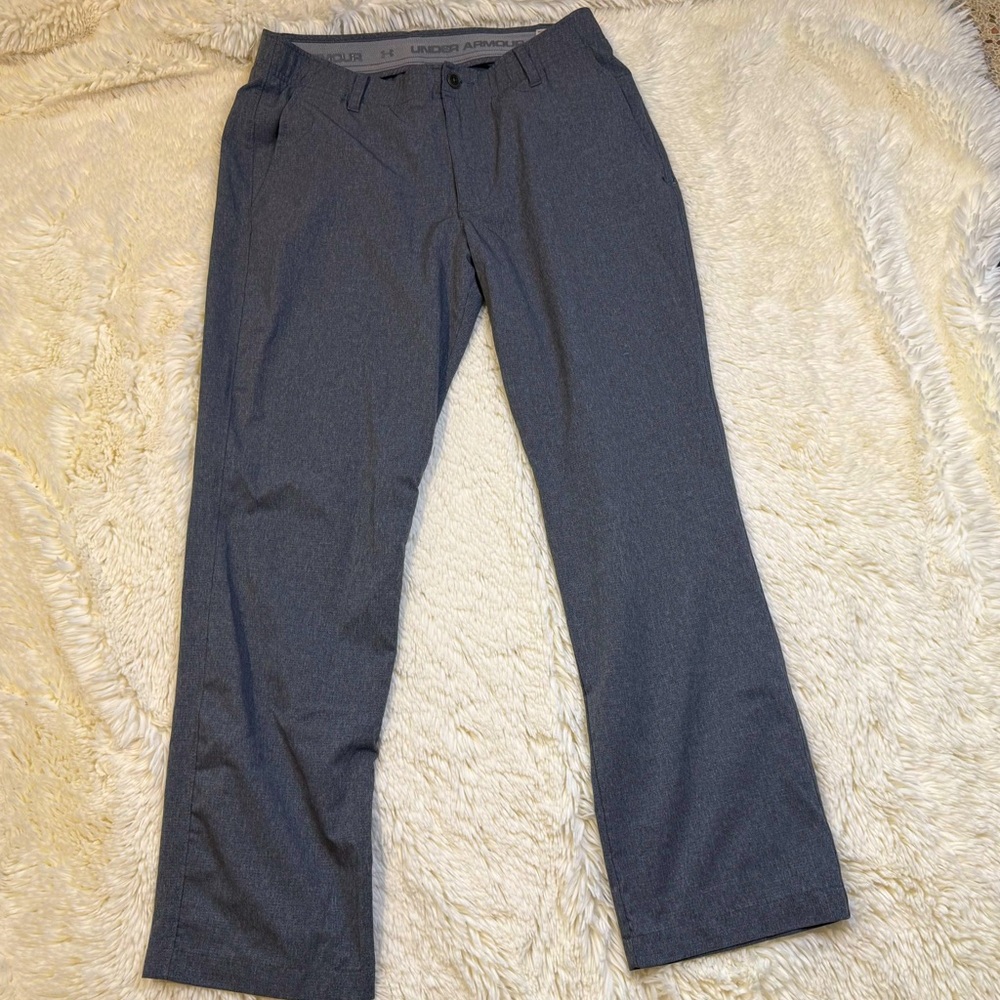 Under Armour Gray athletic Pants slim fit lightweight 34”W x 30”L stretchy